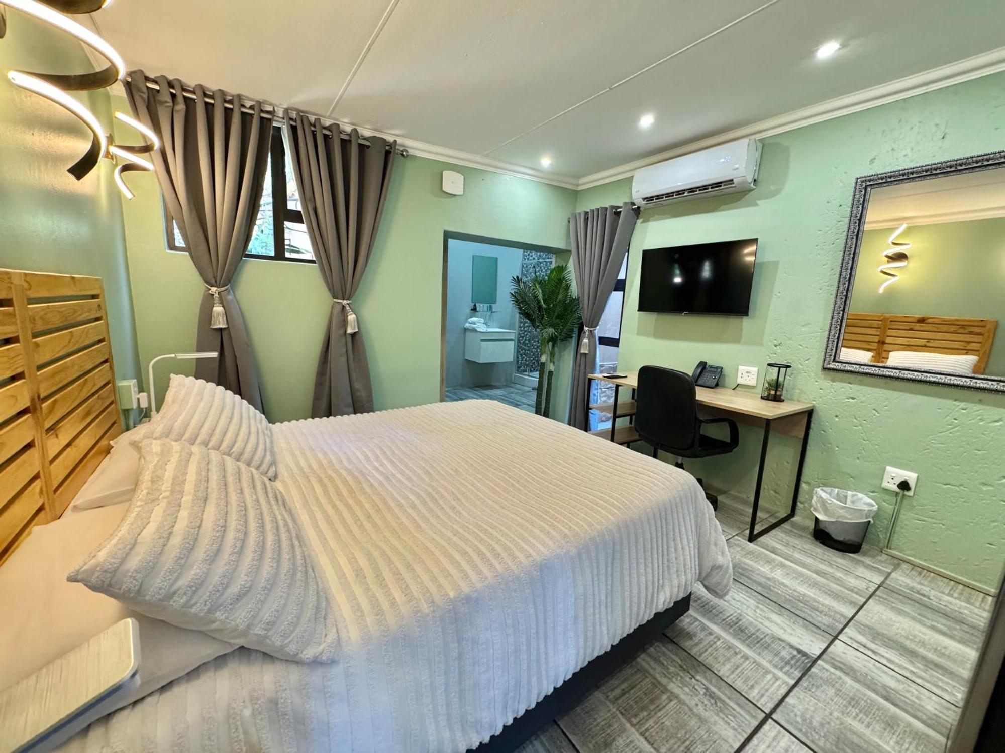 Echo Mountain Inn (Adults Only) ทาบาซิมบิ ภายนอก รูปภาพ