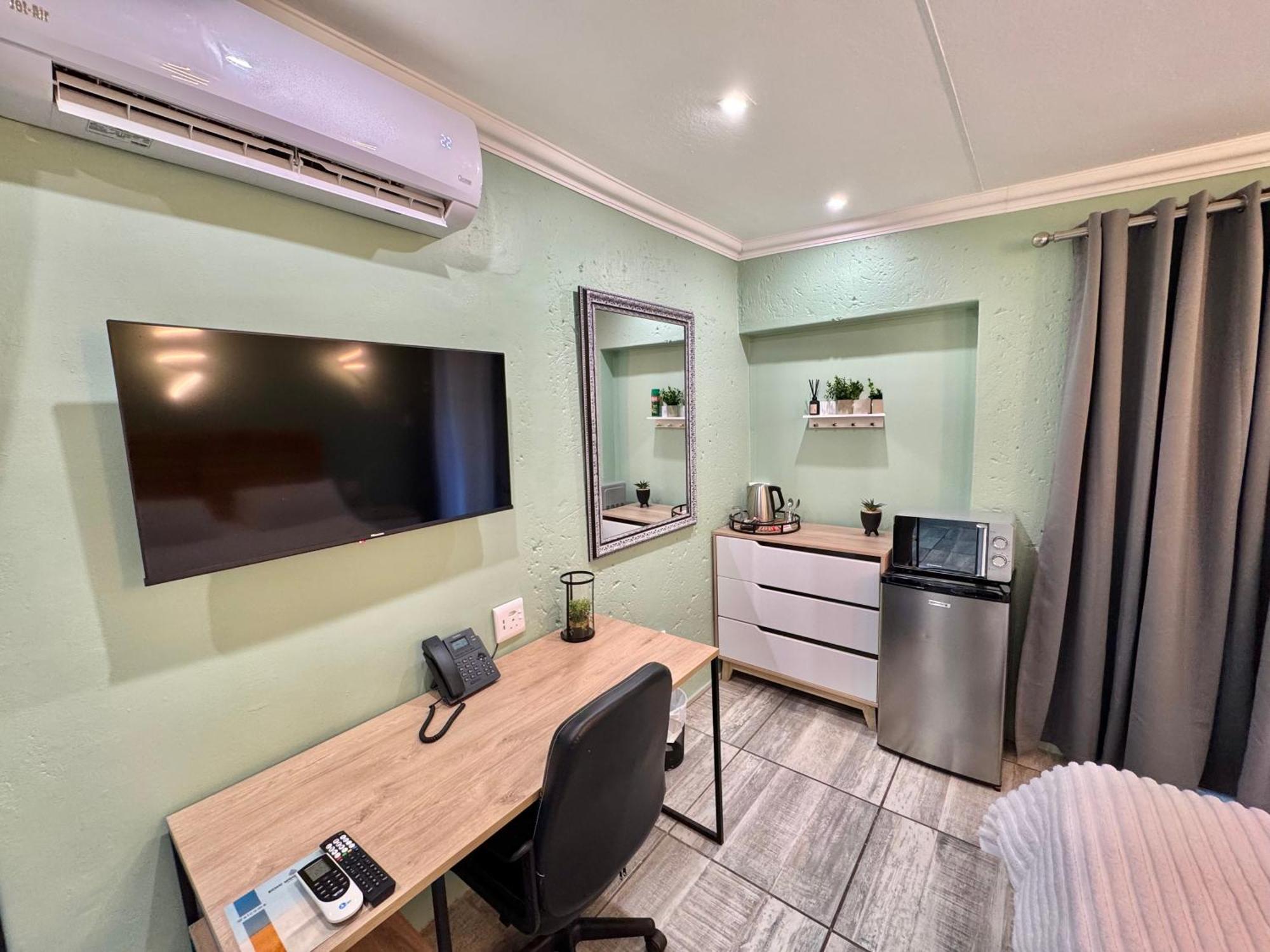 Echo Mountain Inn (Adults Only) ทาบาซิมบิ ภายนอก รูปภาพ